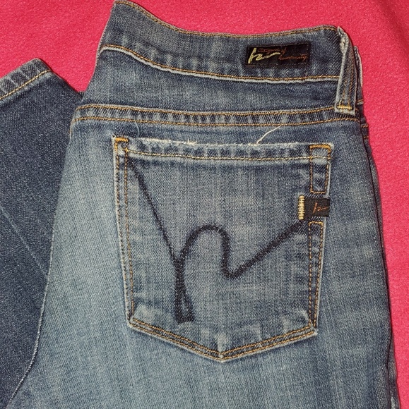 Citizens - Picture 2 of 6